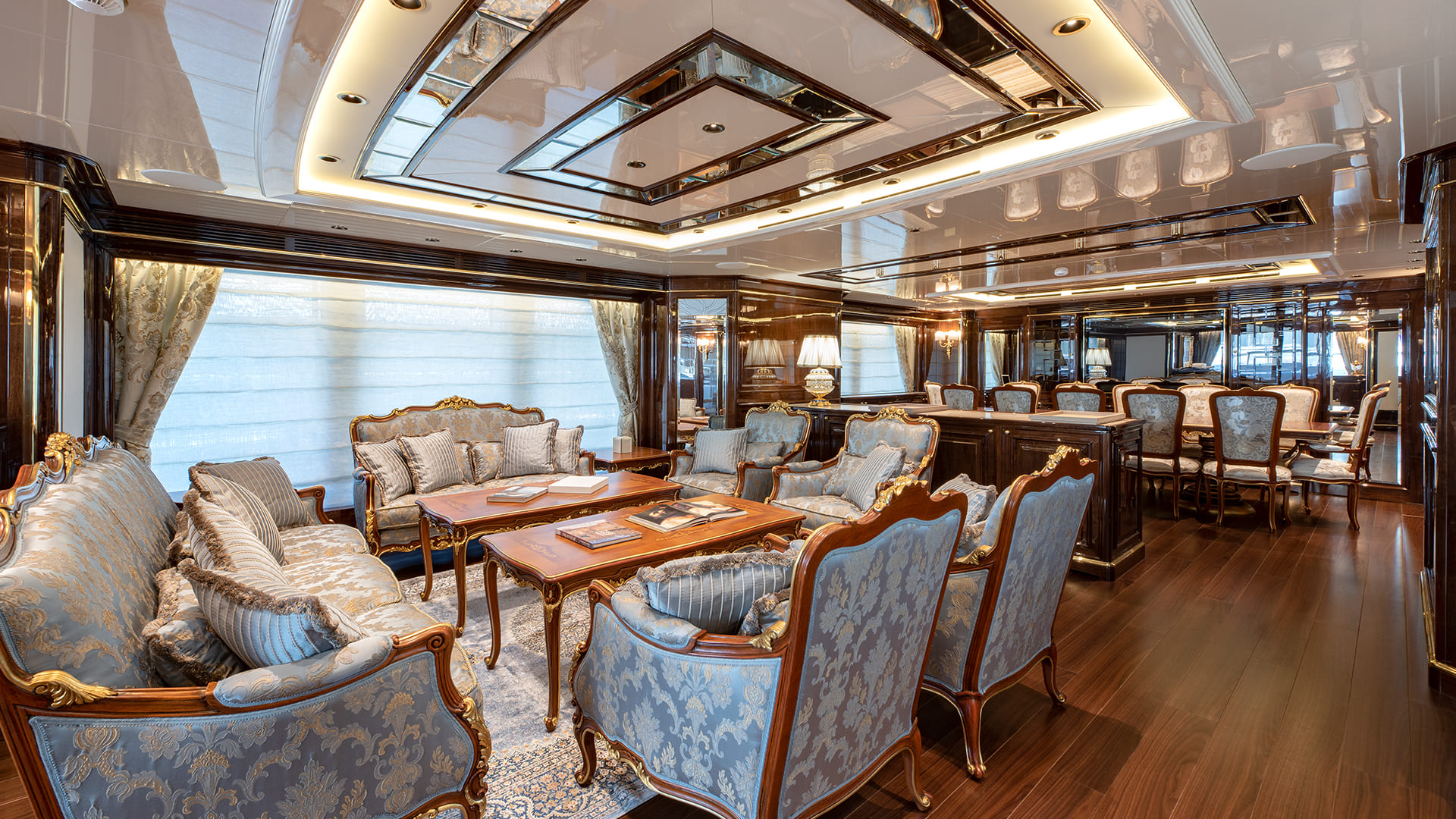 Luxury yacht salotto