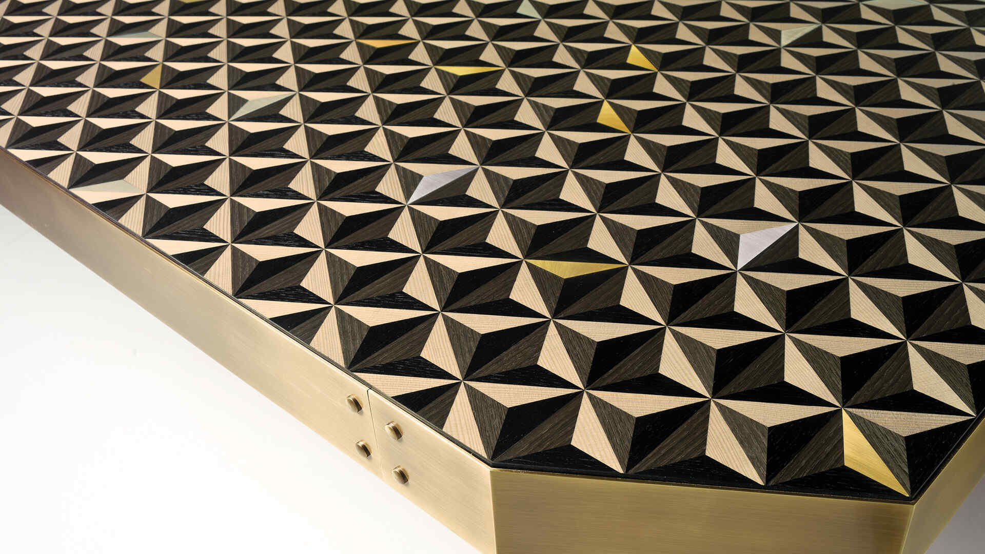 Classic-inlaid-furniture-table-pattern