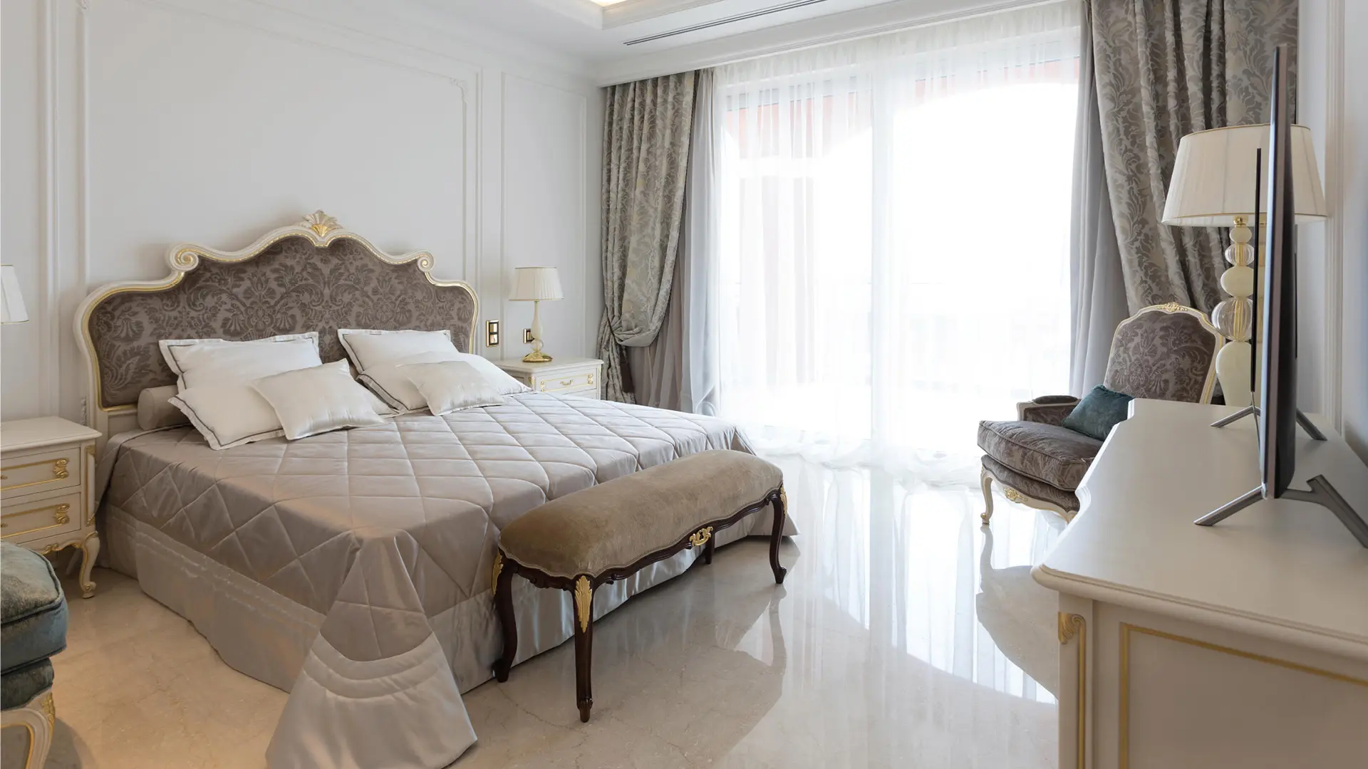 villa di lusso camera bianca